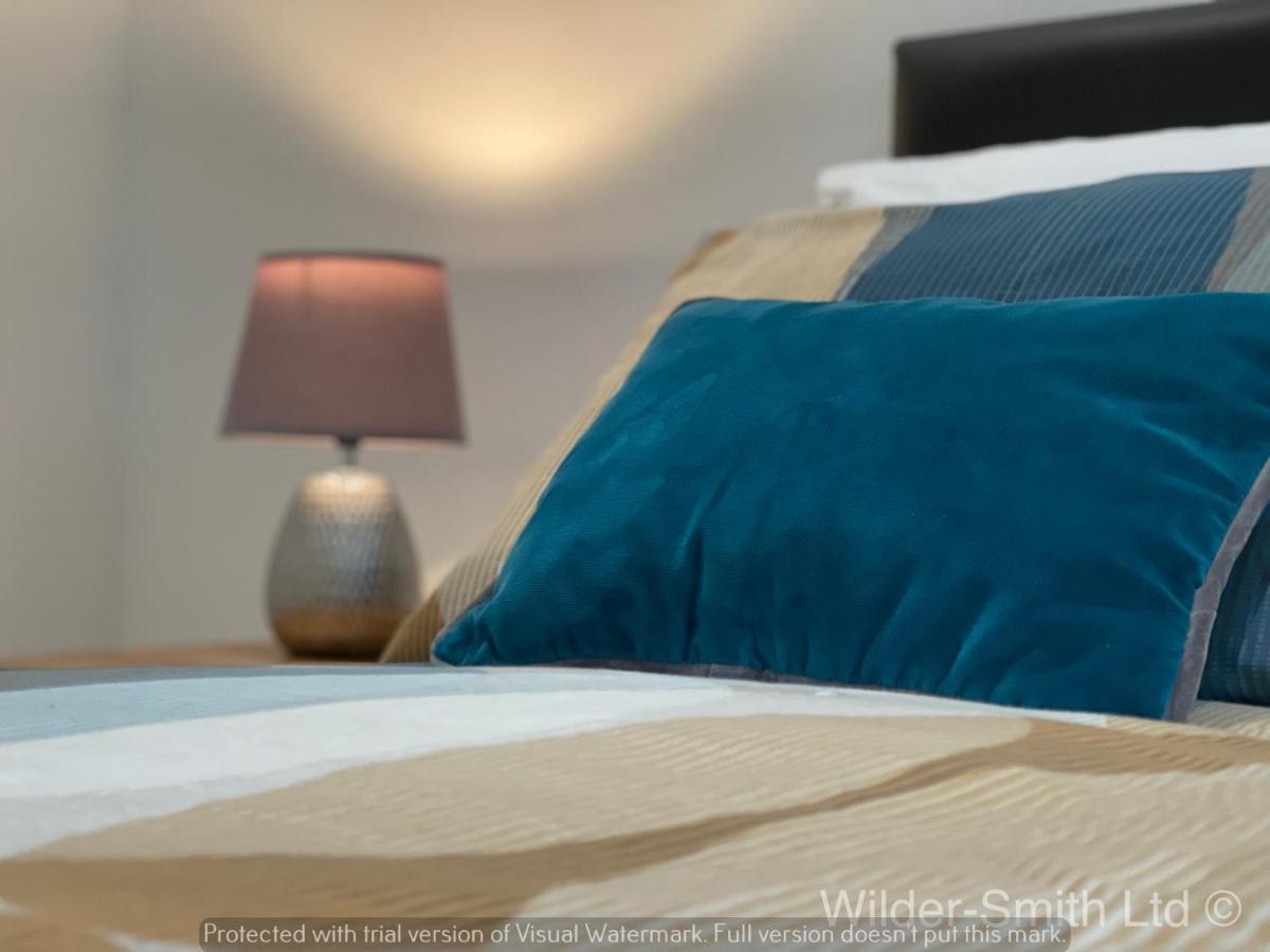 Apartment Centre - Luxury 2 Bed Perfect For Sightseeing, Visiting Family Or Friends *